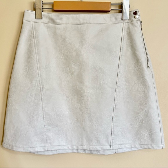 Zara| Chic Ivory White A-Line Faux Leather Mini Skirt Sz M - Picture 2 of 5